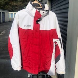 Ski or Snowboarding Uni-Sex Jacket . Women Size: Large {12-14} . Columbia